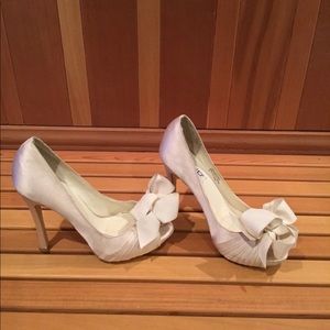 rsvp ivory bow wedding pumps